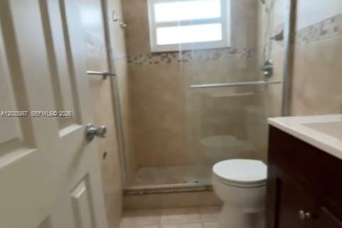 Apartment in Hallandale Beach, Florida 2 bedrooms, 92.9 sq.m. № 2252960 - photo 11