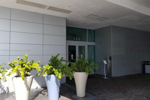 Купить кондоминиум в Майами, Флорида 1 спальня, 78.6м2, № 1984769 - фото 12