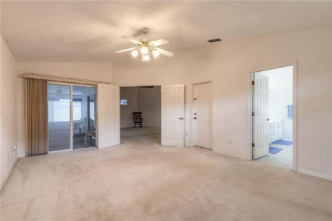 House in New Smyrna Beach, Florida 3 bedrooms, 222.32 sq.m. № 1567581 - photo 15