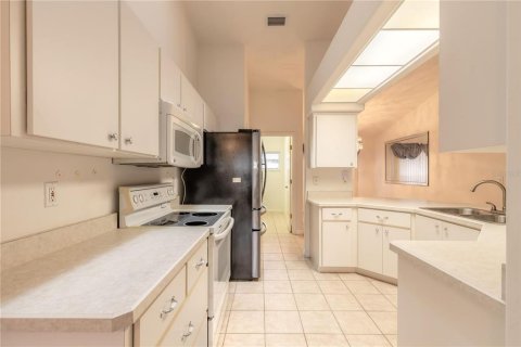 House in New Smyrna Beach, Florida 3 bedrooms, 222.32 sq.m. № 1567581 - photo 5