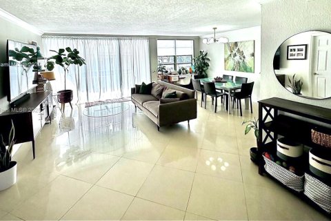 Condo in Bay Harbor Islands, Florida, 2 bedrooms  № 1935634 - photo 6