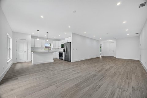 Casa en venta en Port Charlotte, Florida, 3 dormitorios, 149.76 m2 № 1886064 - foto 4