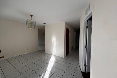 Casa en venta en New Port Richey, Florida, 2 dormitorios, 173.91 m2 № 1644790 - foto 5