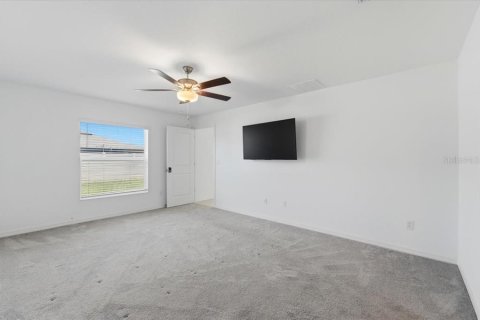 Villa ou maison à louer à Zephyrhills, Floride: 4 chambres, 180.14 m2 № 2100346 - photo 28