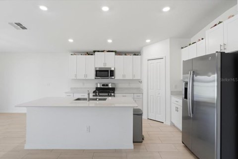 Villa ou maison à louer à Zephyrhills, Floride: 4 chambres, 180.14 m2 № 2100346 - photo 20