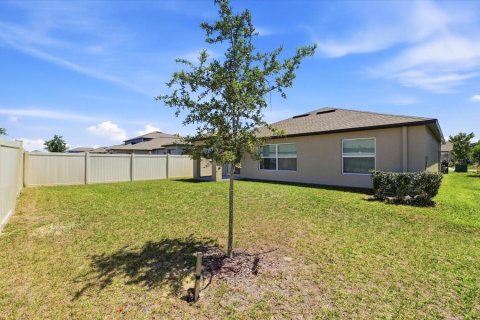 Villa ou maison à louer à Zephyrhills, Floride: 4 chambres, 180.14 m2 № 2100346 - photo 6