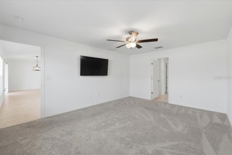 Villa ou maison à louer à Zephyrhills, Floride: 4 chambres, 180.14 m2 № 2100346 - photo 29
