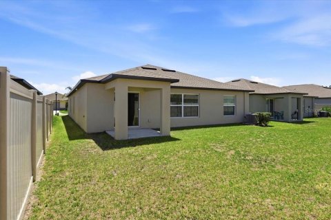 Villa ou maison à louer à Zephyrhills, Floride: 4 chambres, 180.14 m2 № 2100346 - photo 5