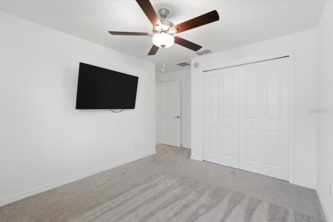 Villa ou maison à louer à Zephyrhills, Floride: 4 chambres, 180.14 m2 № 2100346 - photo 25
