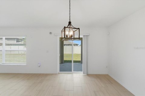 Villa ou maison à louer à Zephyrhills, Floride: 4 chambres, 180.14 m2 № 2100346 - photo 24