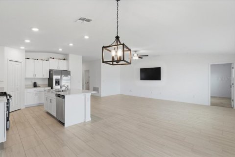 Villa ou maison à louer à Zephyrhills, Floride: 4 chambres, 180.14 m2 № 2100346 - photo 22