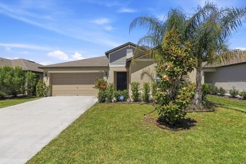 Villa ou maison à louer à Zephyrhills, Floride: 4 chambres, 180.14 m2 № 2100346 - photo 3