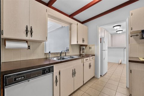 Villa ou maison à vendre à Lake Panasoffkee, Floride: 3 chambres, 141.58 m2 № 2133830 - photo 11