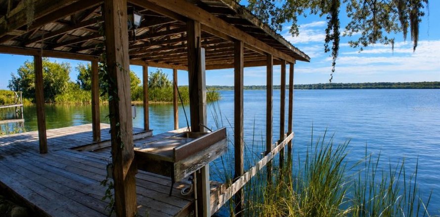 Villa ou maison à Lake Panasoffkee, Floride 3 chambres, 141.58 m2 № 2133830