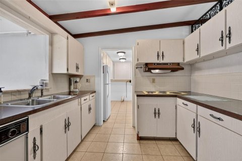 Villa ou maison à vendre à Lake Panasoffkee, Floride: 3 chambres, 141.58 m2 № 2133830 - photo 10