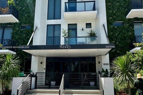 Condo in Miami Beach, Florida, 1 bedroom № 2008945