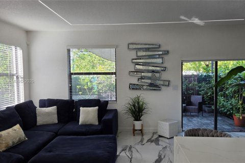 Купить таунхаус в Майами, Флорида 4 спальни, 193.79м2, № 1982739 - фото 2