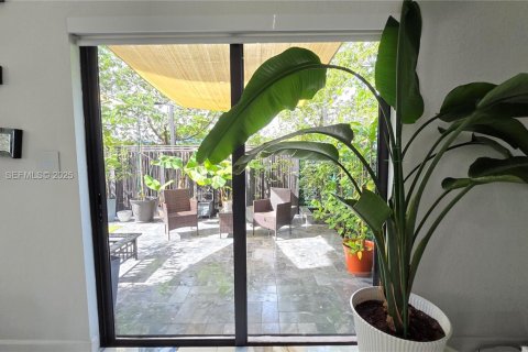 Adosado en venta en Miami, Florida, 4 dormitorios, 193.79 m2 № 1982739 - foto 14