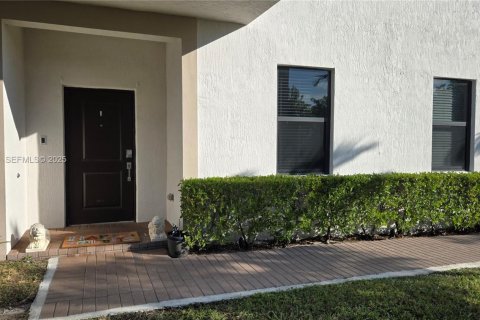 Adosado en venta en Miami, Florida, 4 dormitorios, 193.79 m2 № 1982739 - foto 23