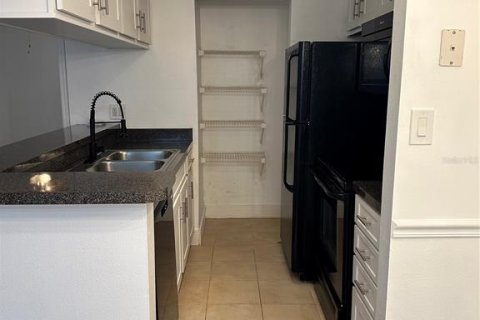 Condo in Brandon, Florida, 2 bedrooms  № 1906678 - photo 29