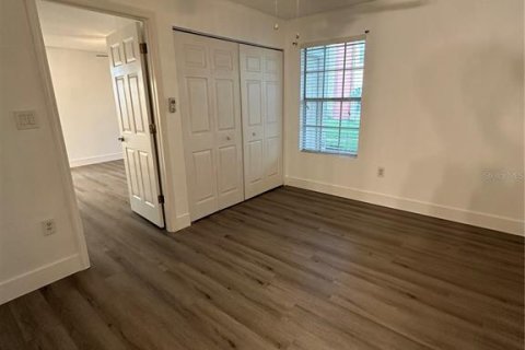 Condo in Brandon, Florida, 2 bedrooms  № 1906678 - photo 14