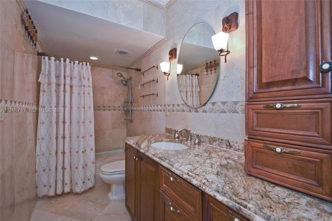 Condominio en venta en Hallandale Beach, Florida, 2 dormitorios, 124.49 m2 № 2021910 - foto 12