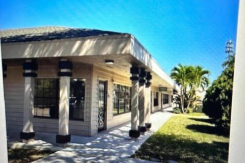 Propiedad comercial en alquiler en Delray Beach, Florida № 945484 - foto 1