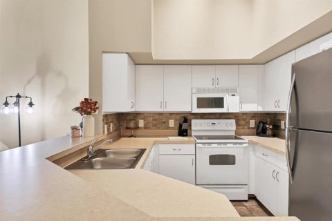 Copropriété à vendre à Sarasota, Floride: 1 chambre, 88.16 m2 № 1912006 - photo 9