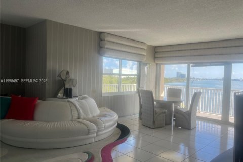 Купить кондоминиум в Санни-Айлс-Бич, Флорида 3 спальни, 145.86м2, № 2064867 - фото 5