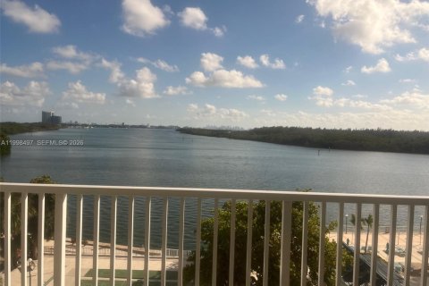 Купить кондоминиум в Санни-Айлс-Бич, Флорида 3 спальни, 145.86м2, № 2064867 - фото 2