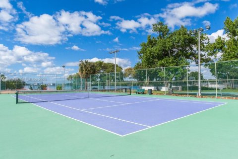 Купить кондоминиум в Санни-Айлс-Бич, Флорида 3 спальни, 145.86м2, № 2064867 - фото 19