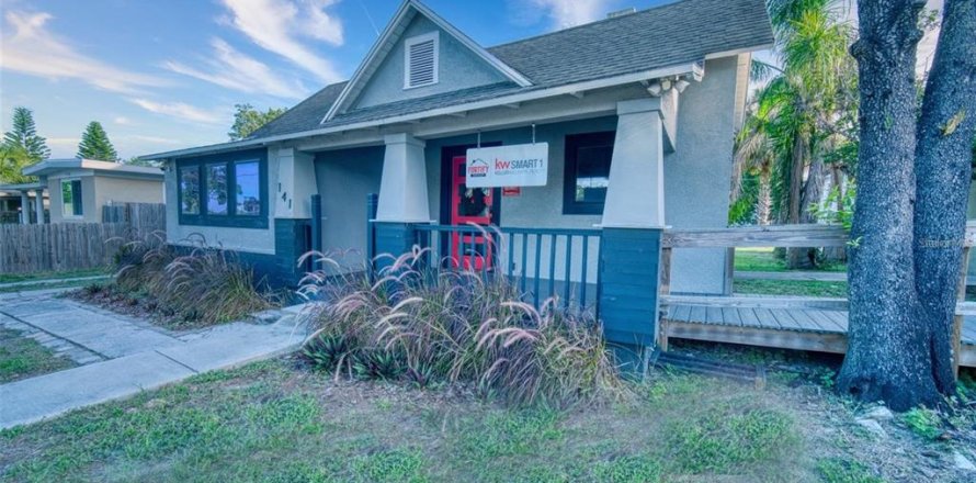 Commercial property in Winter Haven, Florida 74.32 sq.m. № 2206993