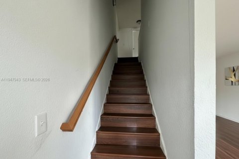 Townhouse in Miami, Florida 4 bedrooms, 130.99 sq.m. № 2005372 - photo 6