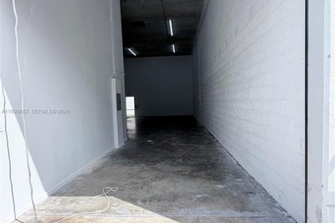 Commercial property in Miami, Florida № 2060912 - photo 22