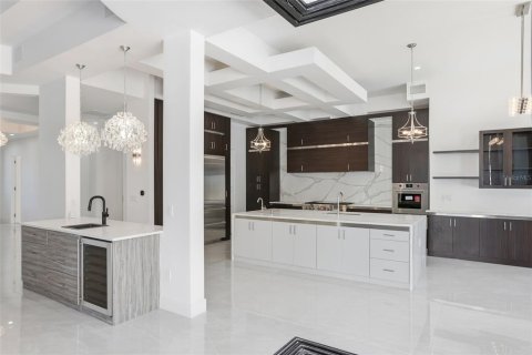 Купить виллу или дом в Уиндермир, Флорида 10 комнат, 737.64м2, № 2101765 - фото 14