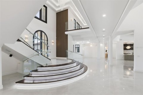 Купить виллу или дом в Уиндермир, Флорида 10 комнат, 737.64м2, № 2101765 - фото 8