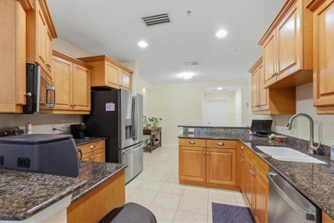 Condo in Sarasota, Florida, 3 bedrooms  № 2302507 - photo 11