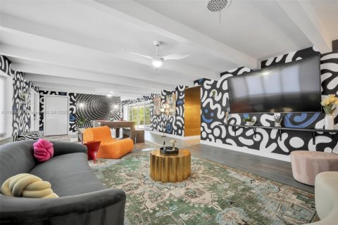 House in Fort Lauderdale, Florida 4 bedrooms, 194.91 sq.m. № 1942126 - photo 13