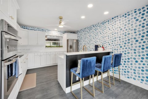 House in Fort Lauderdale, Florida 4 bedrooms, 194.91 sq.m. № 1942126 - photo 18