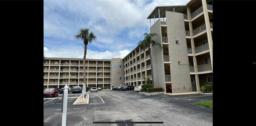 Condo in Bradenton, Florida, 1 bedroom № 1361787