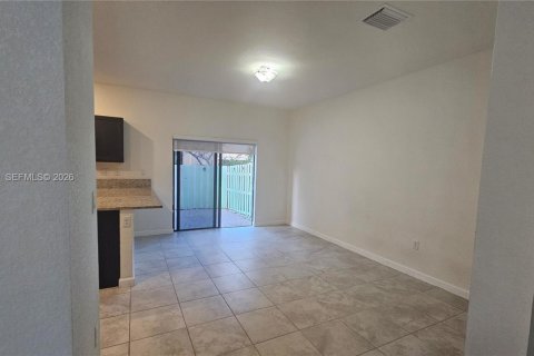 Townhouse in Miami, Florida 3 bedrooms, 158.03 sq.m. № 2033782 - photo 28