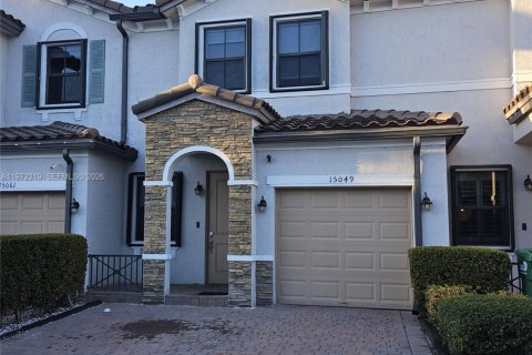 Townhouse in Miami, Florida 3 bedrooms, 158.03 sq.m. № 2033782