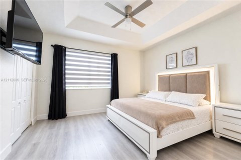 Touwnhouse à vendre à Miami, Floride: 4 chambres, 194.82 m2 № 2436136 - photo 21