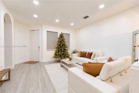 Touwnhouse à vendre à Miami, Floride: 4 chambres, 194.82 m2 № 2436136 - photo 3