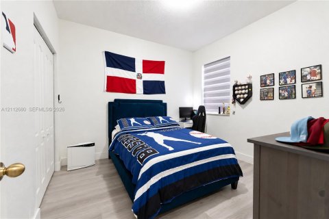 Touwnhouse à vendre à Miami, Floride: 4 chambres, 194.82 m2 № 2436136 - photo 19