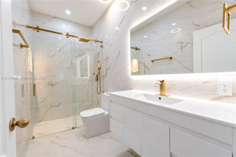 Touwnhouse à vendre à Miami, Floride: 4 chambres, 194.82 m2 № 2436136 - photo 28