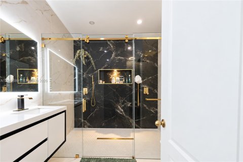 Touwnhouse à vendre à Miami, Floride: 4 chambres, 194.82 m2 № 2436136 - photo 24