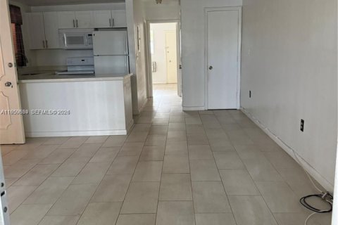 Condominio en alquiler en Miami, Florida, 1 dormitorio, 55.74 m2 № 2020255 - foto 4