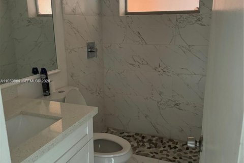 Condominio en alquiler en Miami, Florida, 1 dormitorio, 55.74 m2 № 2020255 - foto 9