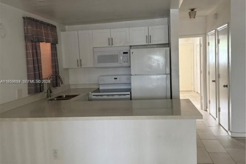 Condominio en alquiler en Miami, Florida, 1 dormitorio, 55.74 m2 № 2020255 - foto 2